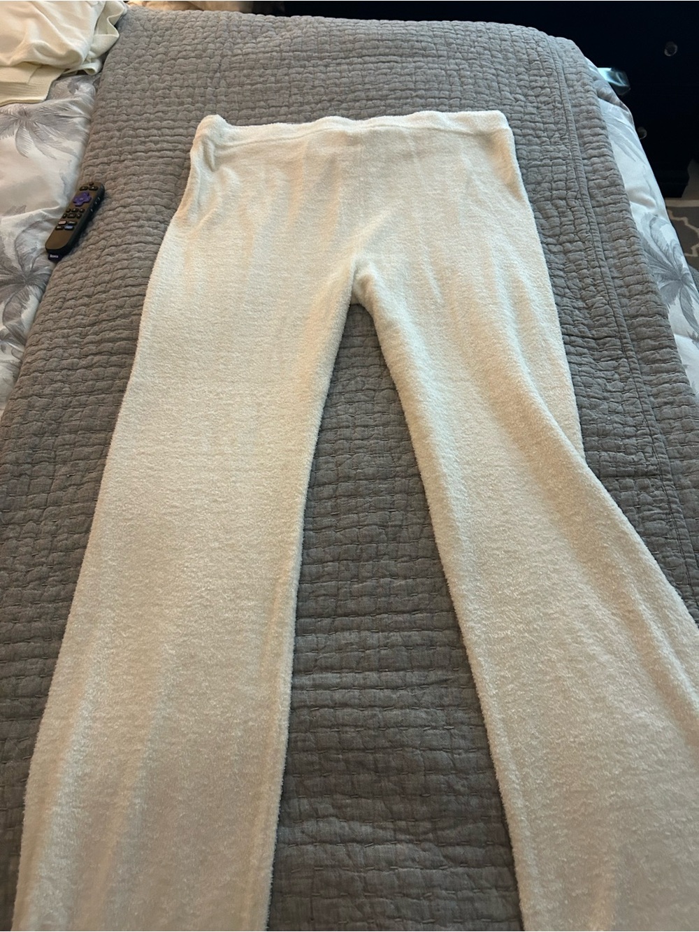 Women’s Barefoot Dreams Cozy Chic Lite lounge pants in pearl in Tall XL - Picture 4 of 6